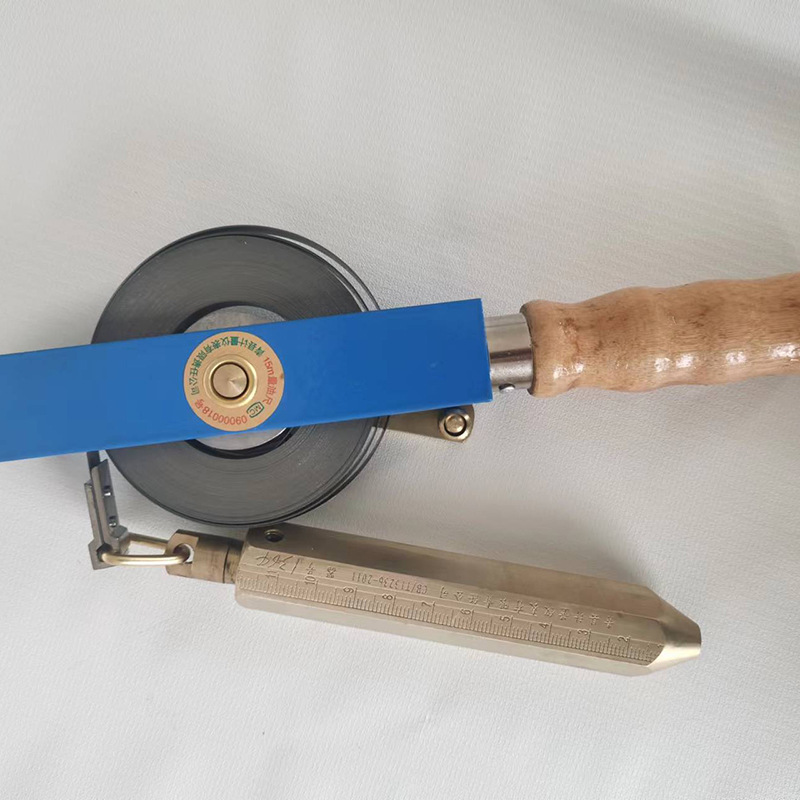 测深量油尺:准确测量,守护每一滴油品的安全与质量